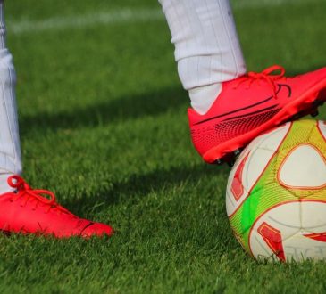 Scarpini Calcio 2025: Top Modelli per Velocità e Potenza