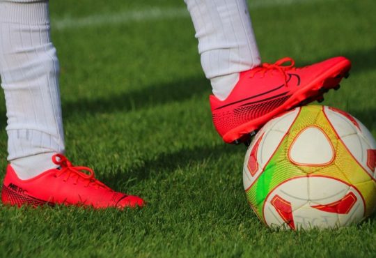 Scarpini Calcio 2025: Top Modelli per Velocità e Potenza